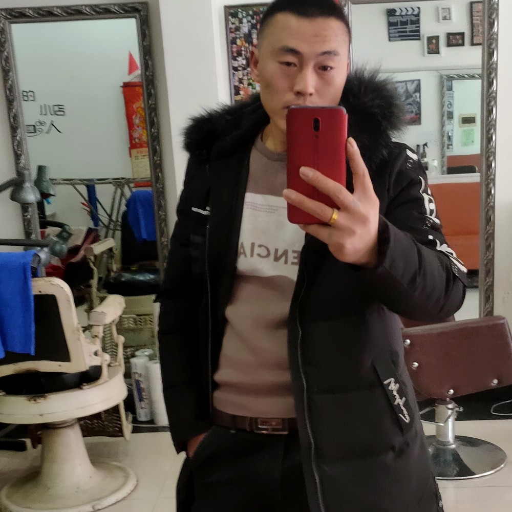 龙家人的照片