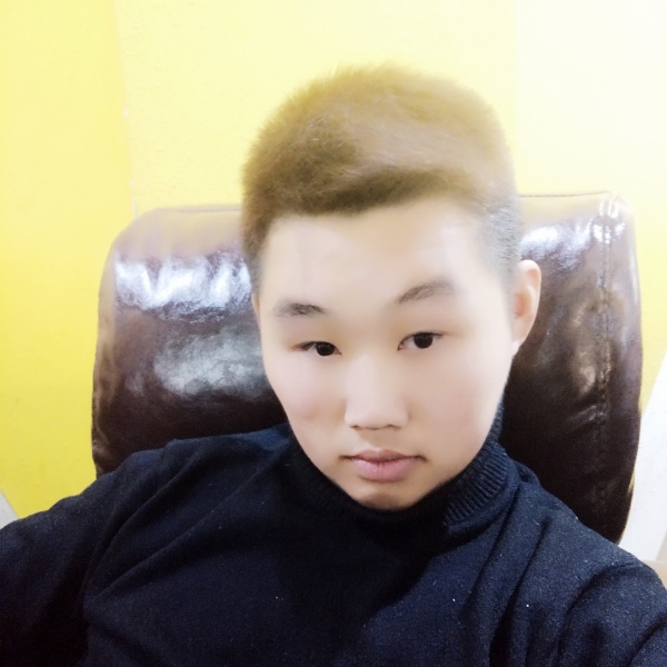 优秀小伙vov的照片