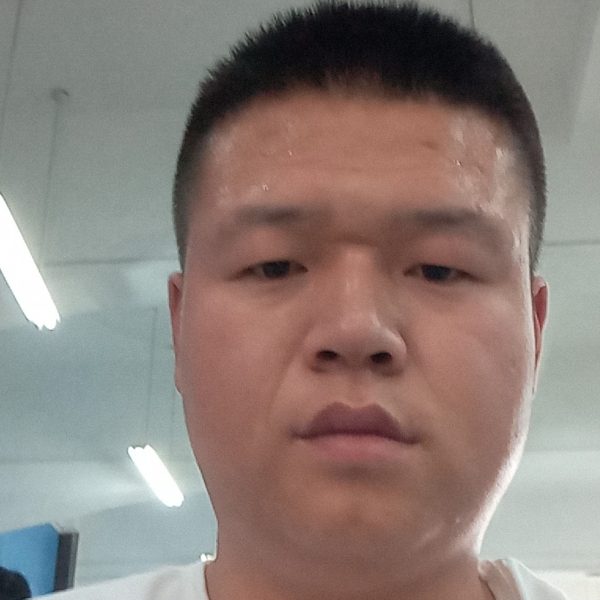 超短裙倾心大胆的照片