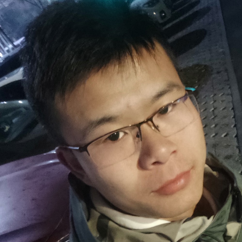 坦率和唇膏的照片