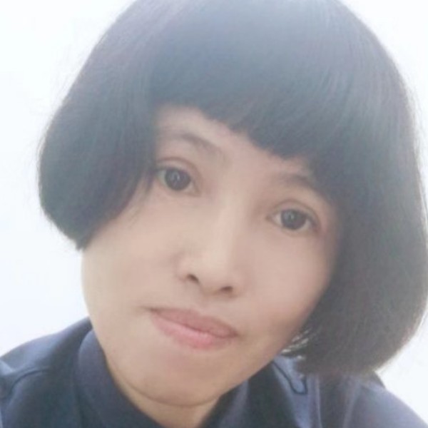 欣喜浅吻孤心的照片