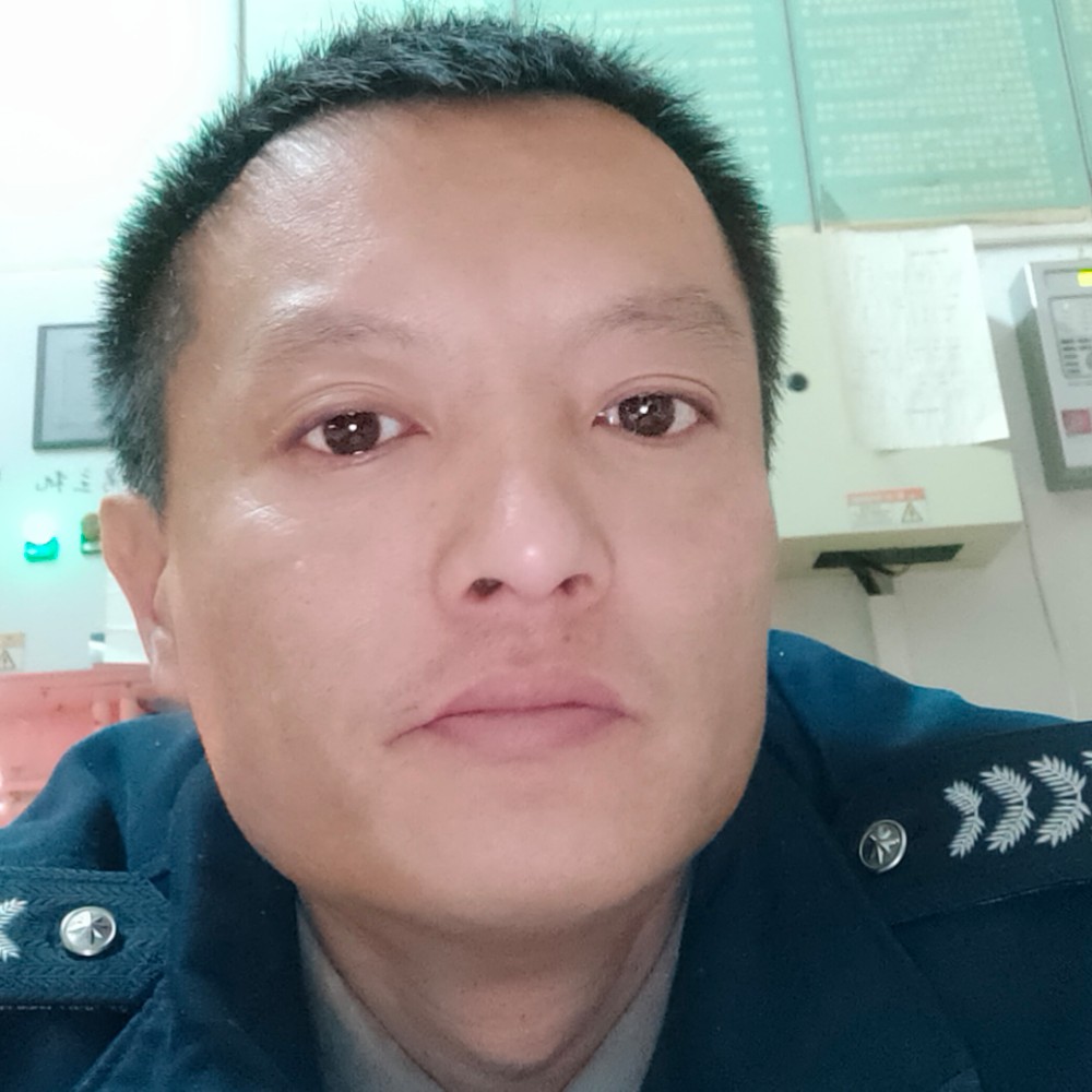一个✔人的照片