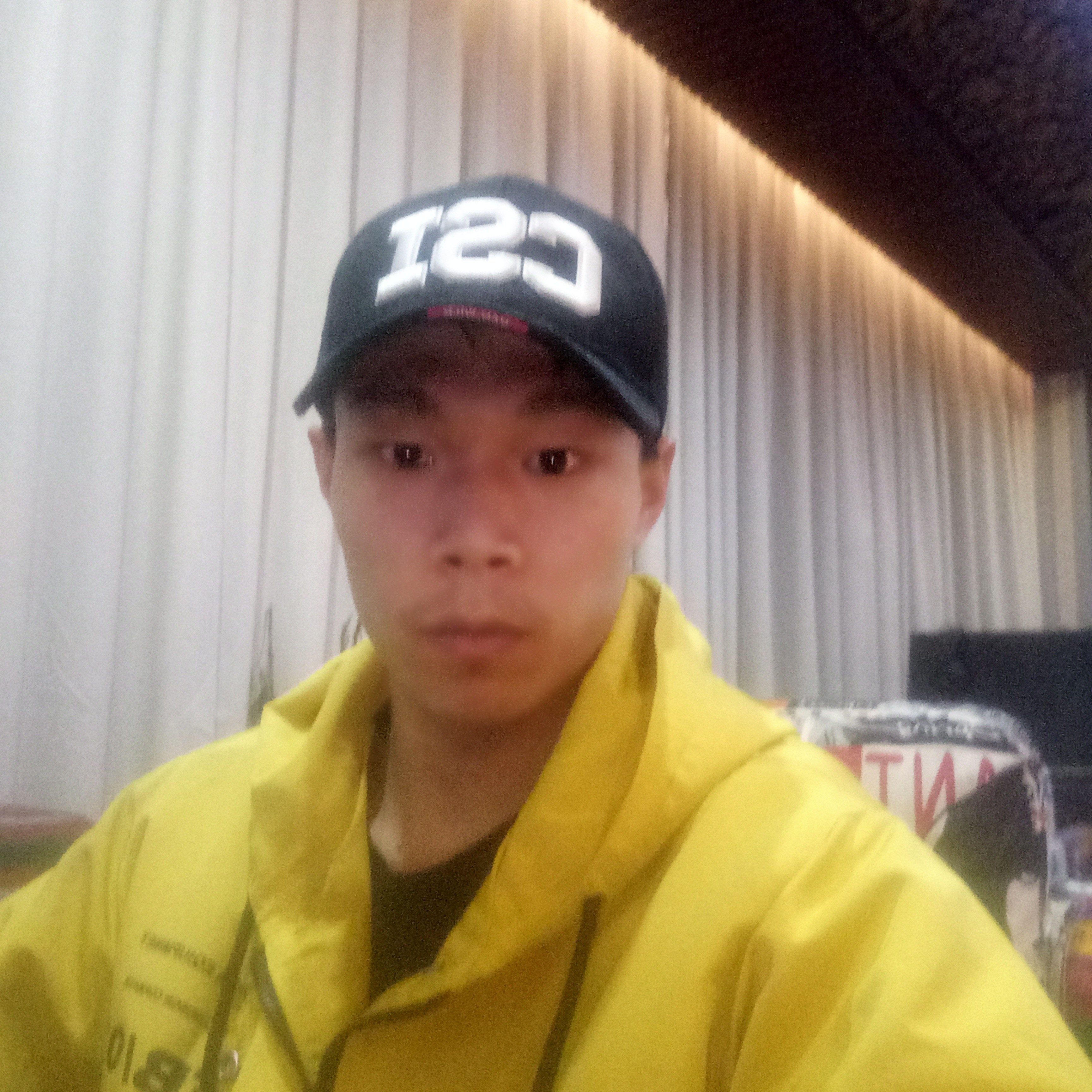 蘩藜说沉静的照片