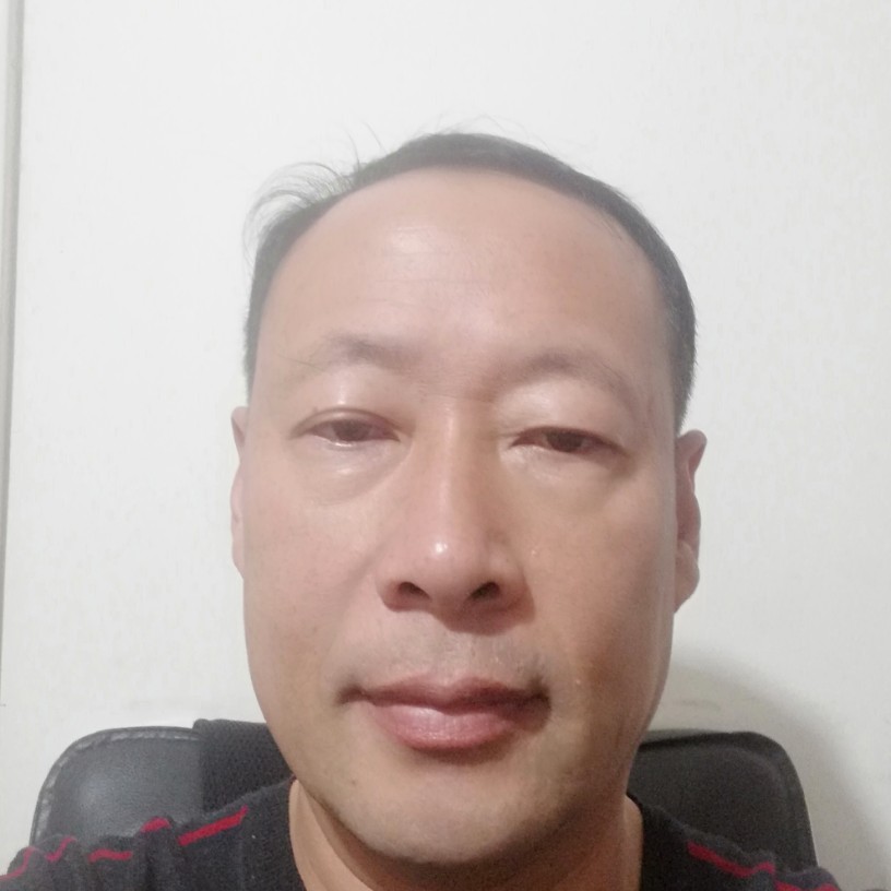红酒笑俏皮的照片