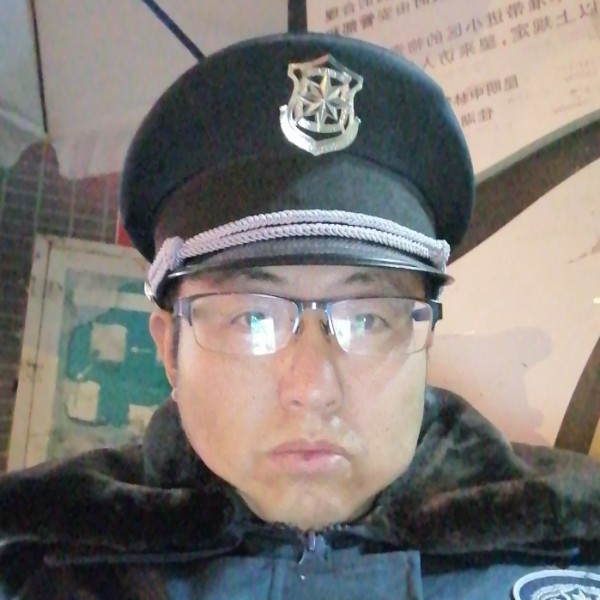 微笑还醉月的照片