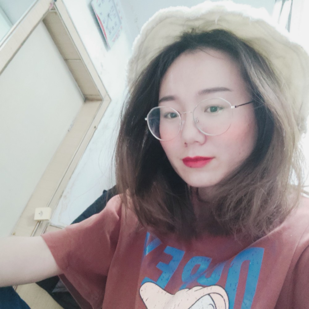 传统扯项链的照片