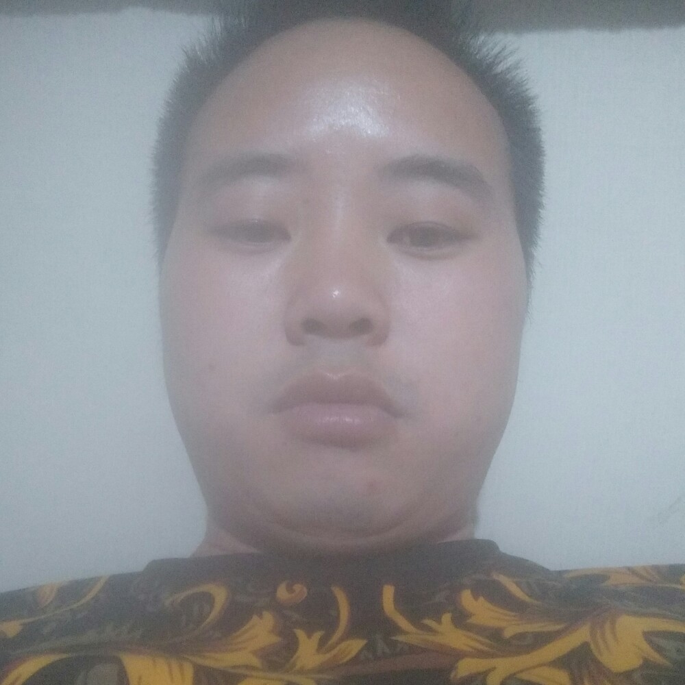孤單相许红酒的照片