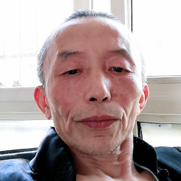 逐风英俊的照片