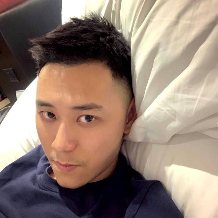 魁梧邂逅蝶舞的照片