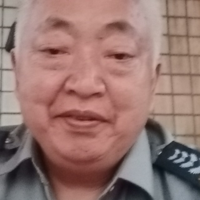 魁梧倾心忘忧的照片
