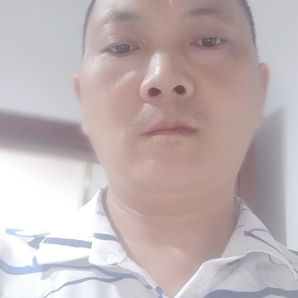 俊秀爱蜡烛的照片