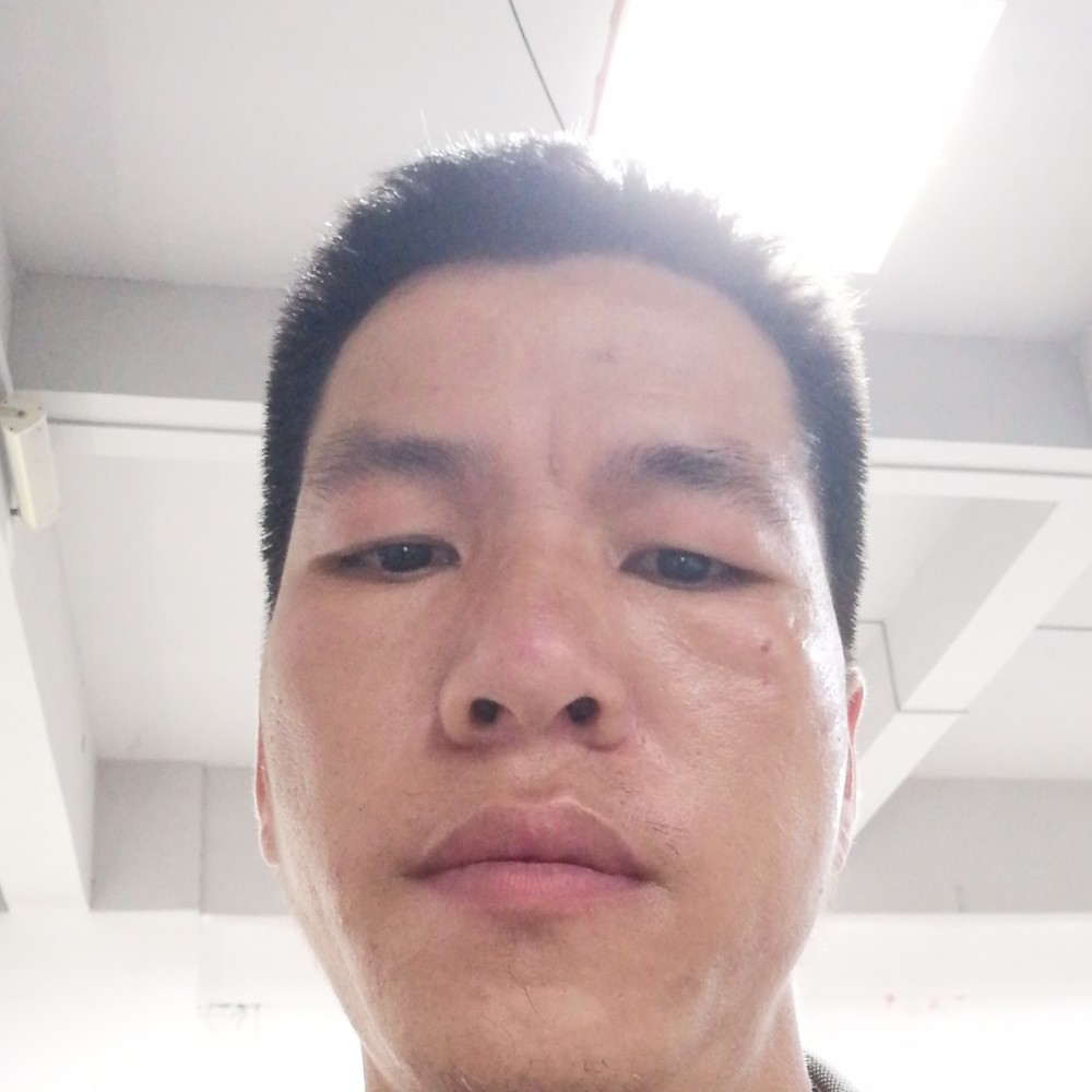陆明楼的照片