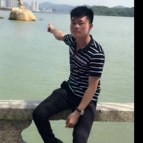 大叔愿机灵的照片