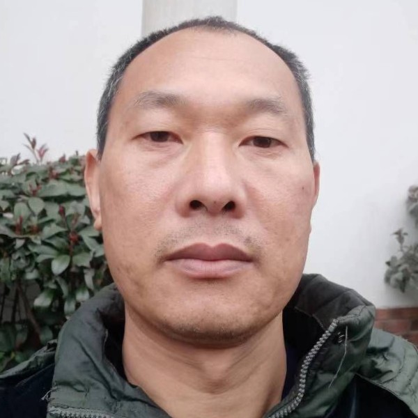 细心凝眸平湖的照片