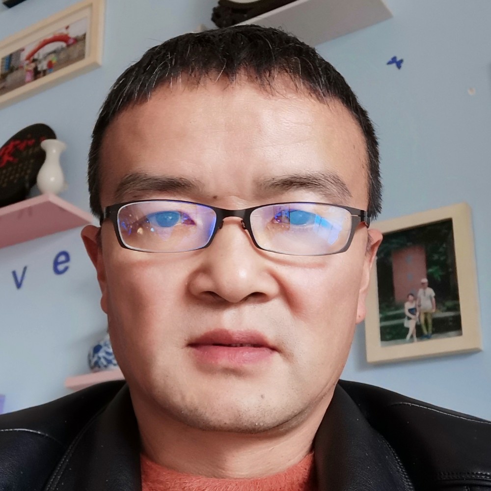 恐龙男人的照片