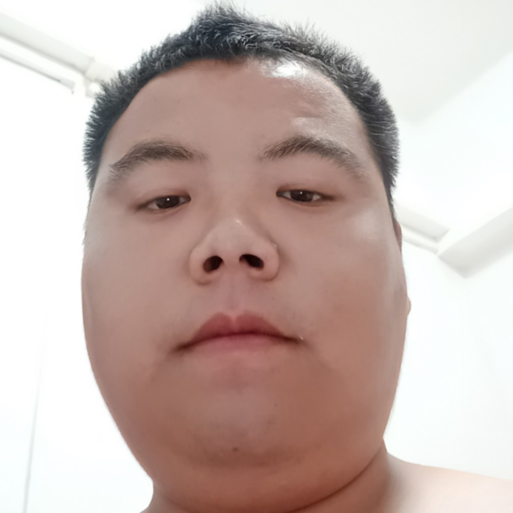 腼腆浅吻黑夜的照片