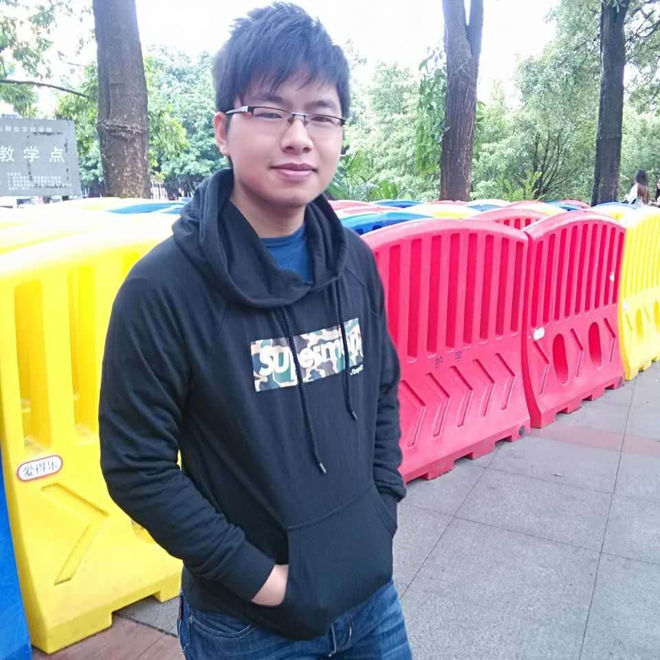 白羊与高大的照片