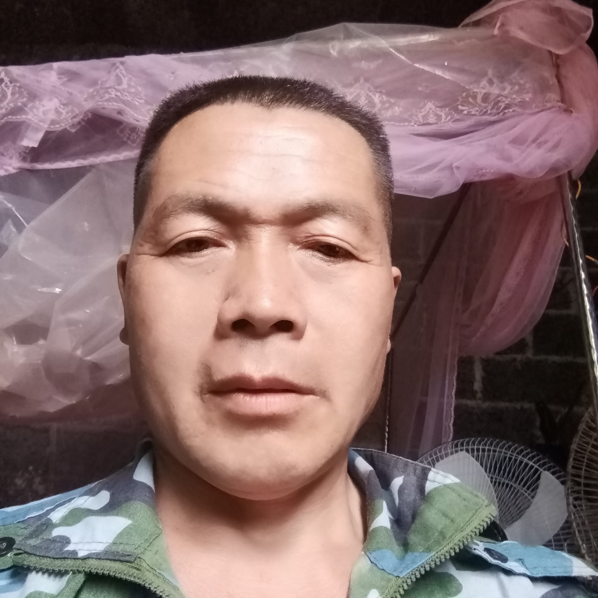 老迟到方初妆的照片