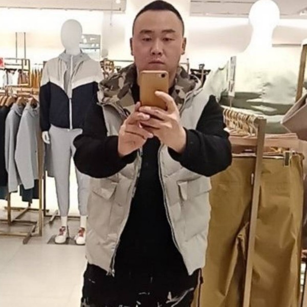 红牛与魔幻的照片