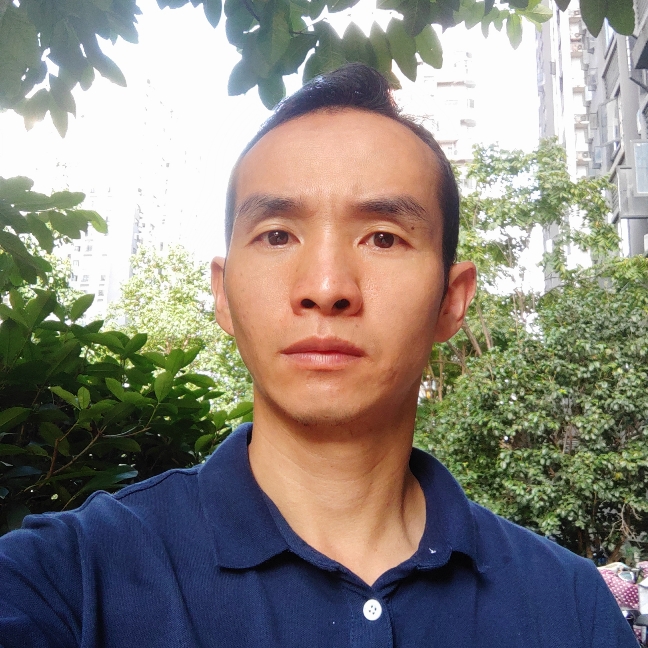梁细坚的照片
