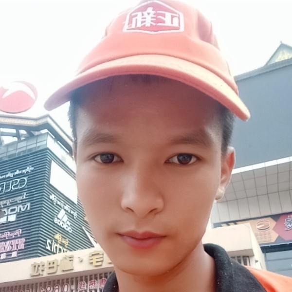 隐忍漫步冬日的照片