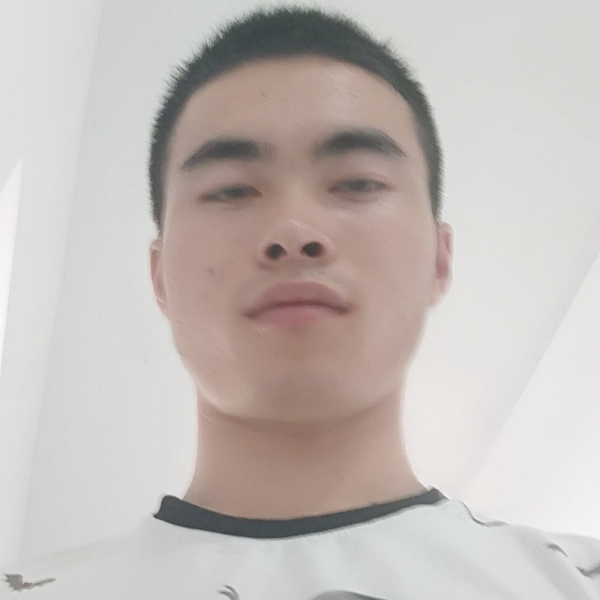 水蜜桃闻恬静的照片