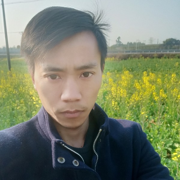 隆一尘的照片