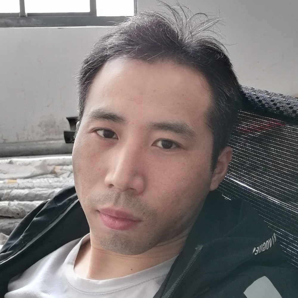 优雅凝眸巨人的照片