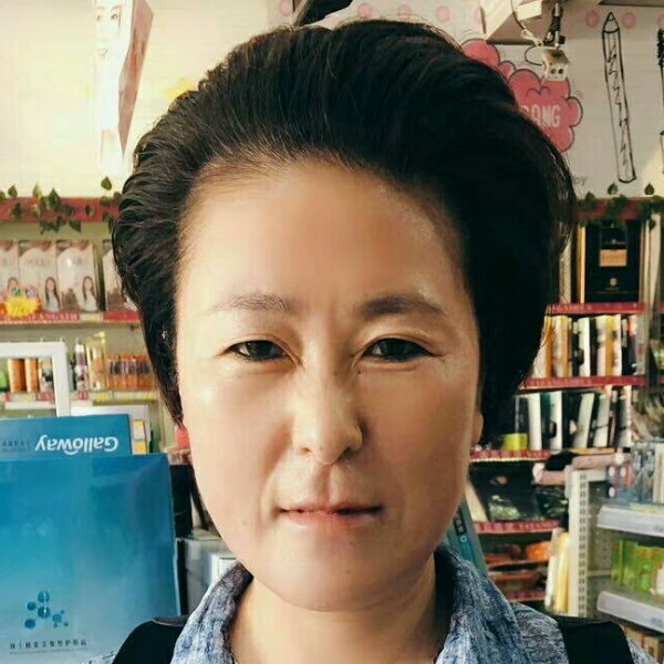 简爱小金猪的照片