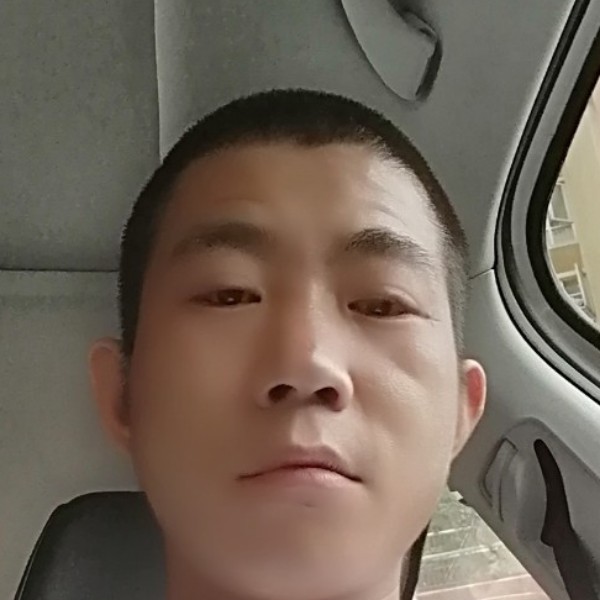 温柔挽手翅膀的照片