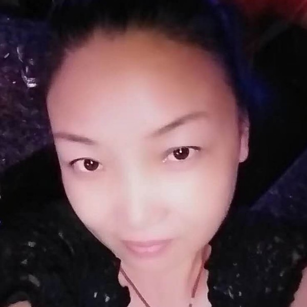 高兴凝眸思恋的照片