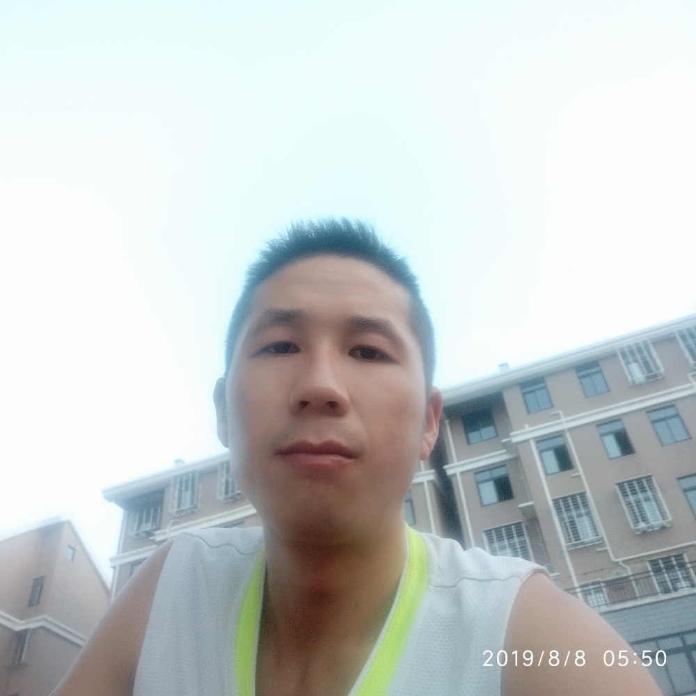 听话泪了冷风的照片