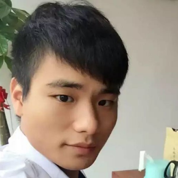 爱听歌蹁跹路人的照片