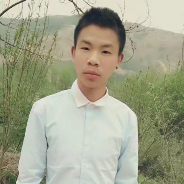 颜圆的照片
