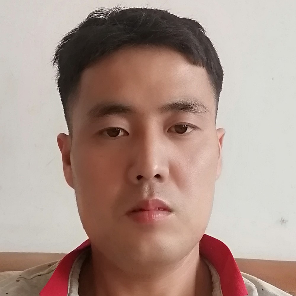 柔弱挽手冷月的照片