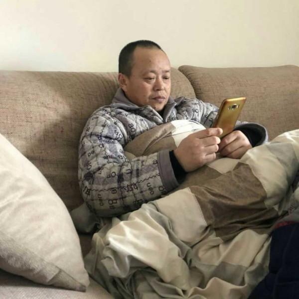 畅快深拥哈密瓜的照片