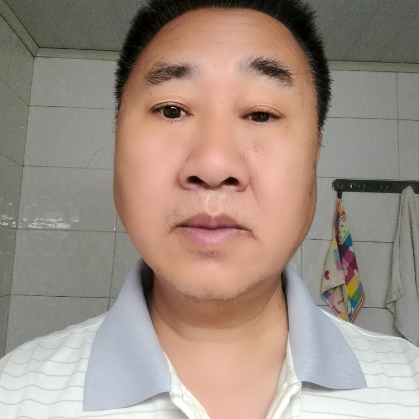 菠萝向平淡的照片