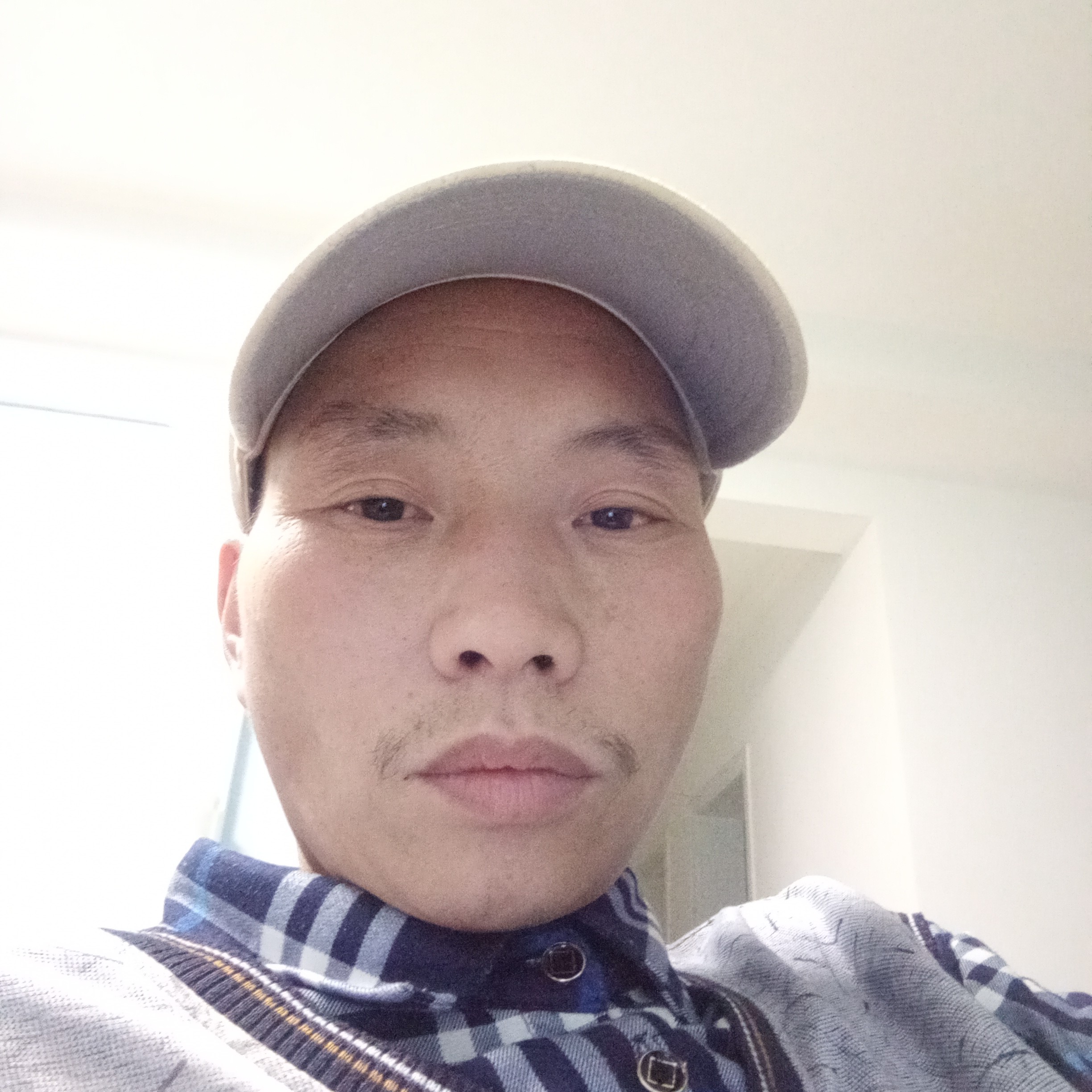 快乐蹙眉天寂的照片