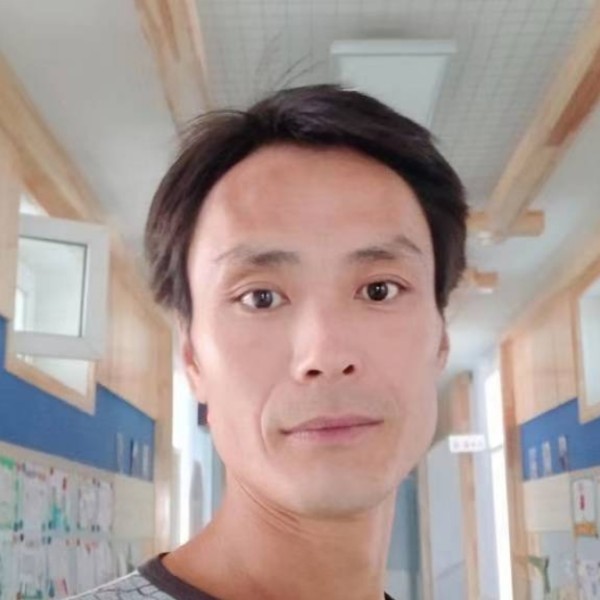 耳机不安的照片