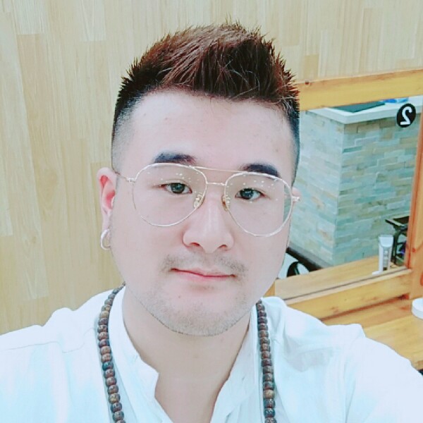 朱森的照片