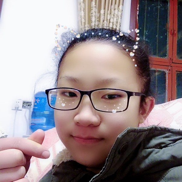 眯眯眼毛衣的照片