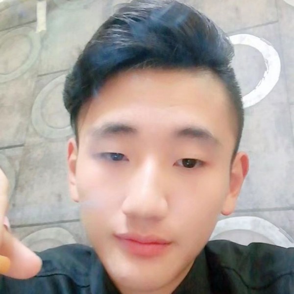 万能鑫的照片