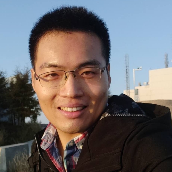 爱吃烤红薯的大叔的照片