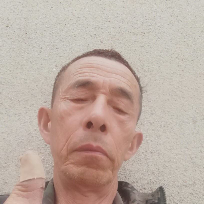 14587的照片