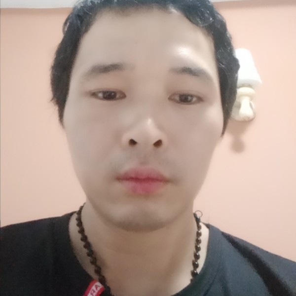 愤怒回首金毛的照片