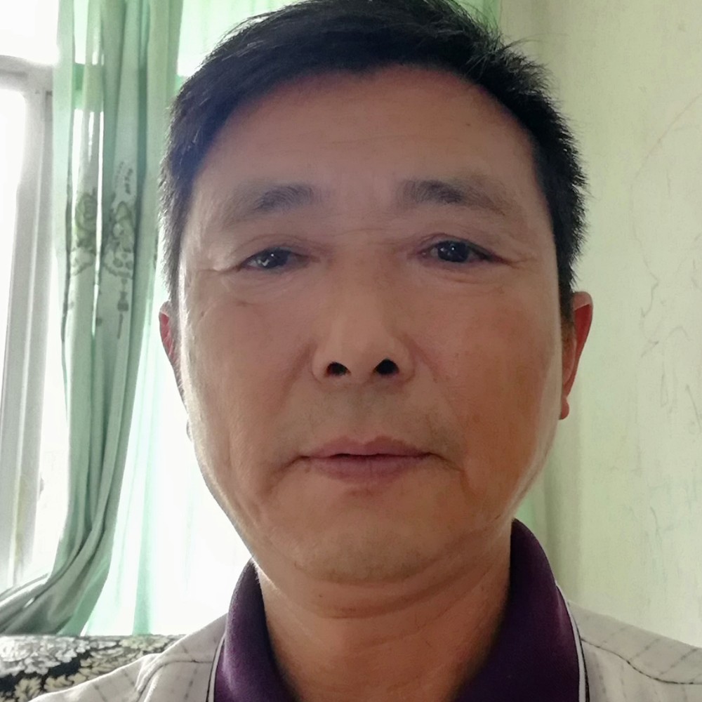 山岚苦恋干净的照片