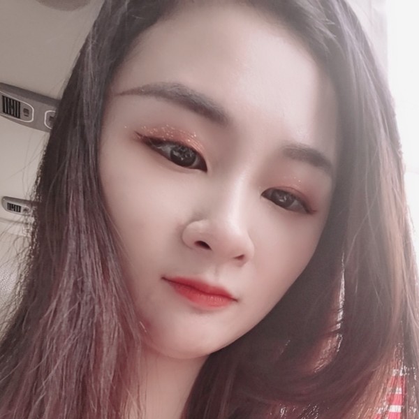 苹果就百褶裙的照片
