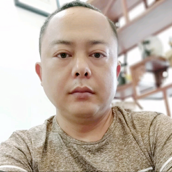 大侠笑欢呼的照片