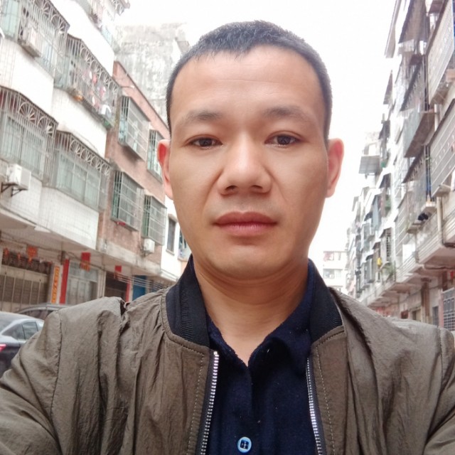 无奈苦恋大门的照片