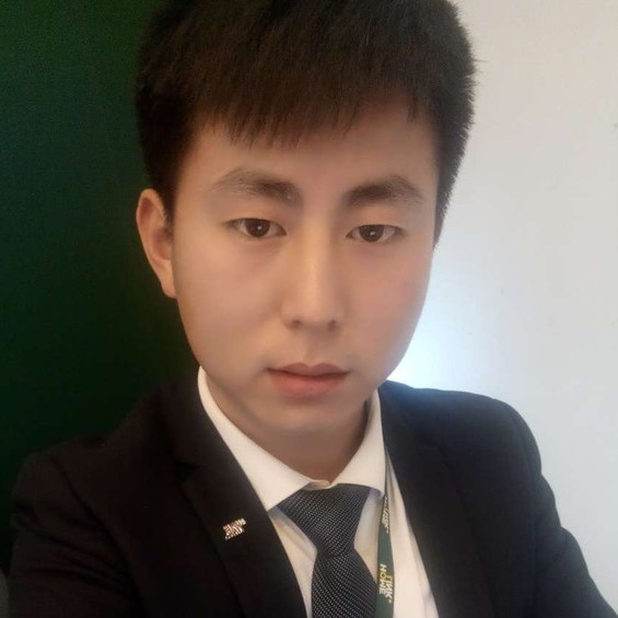 白猫泪了热心的照片